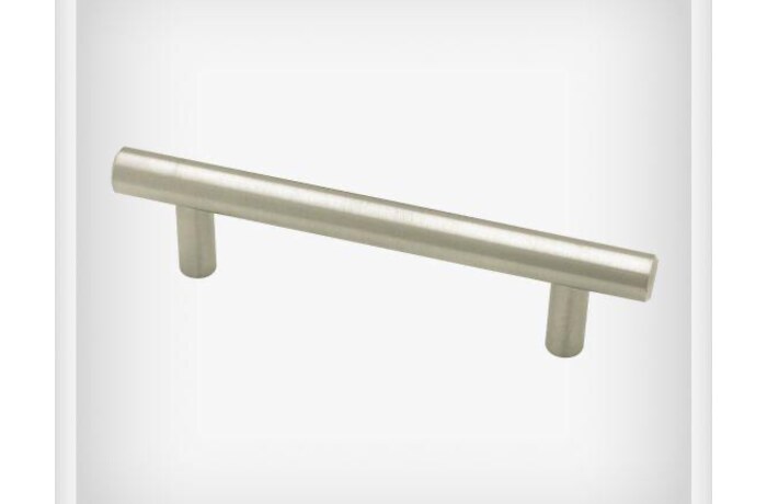 Straight bar pull in Satin Nickel